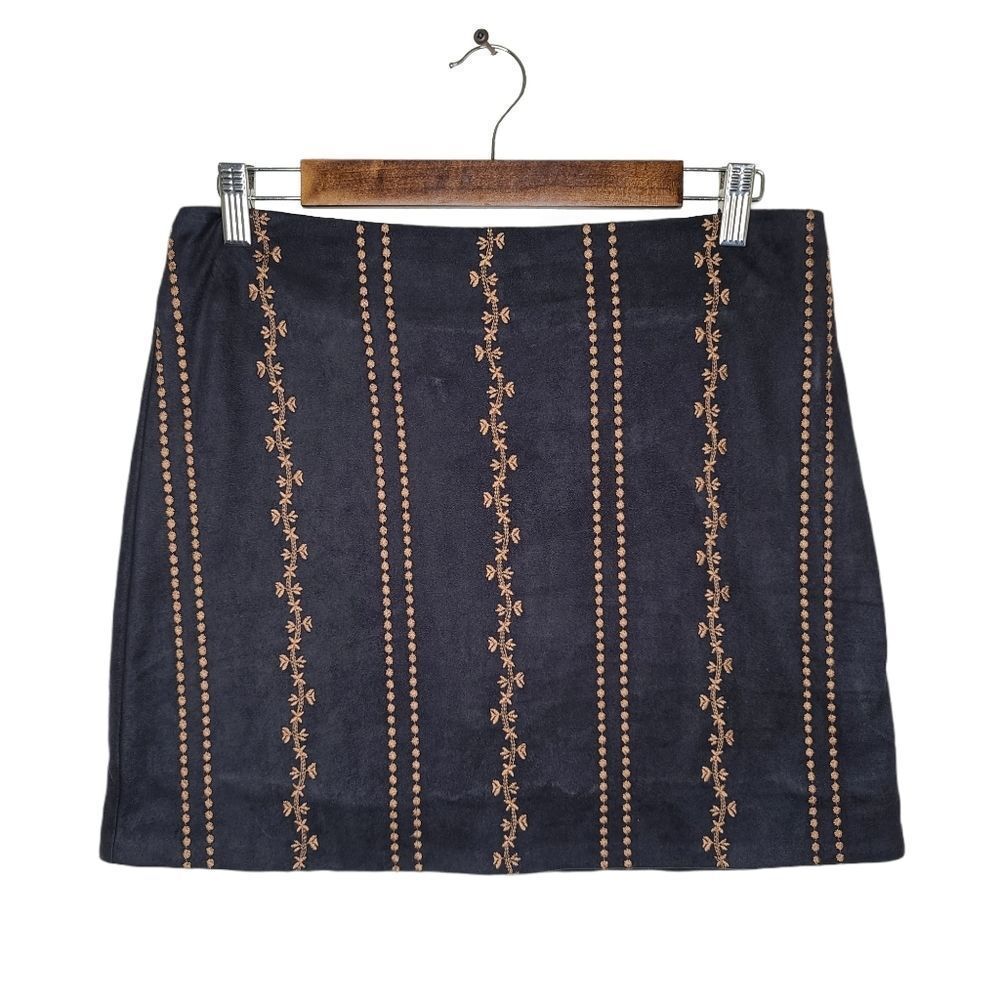 Altar'd State | Black Suede Embroidered Mini Skirt | Large - Picture 4 of 12